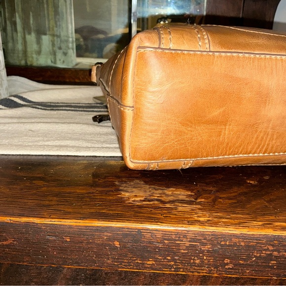 NWOT Frye Melissa Leather Medium Crossbody Satchel Beige Brown Retail $328 - Picture 10 of 13